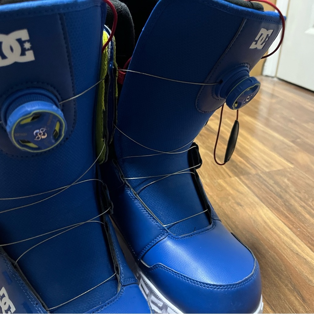 DC Snowboarding Boots Size US12.